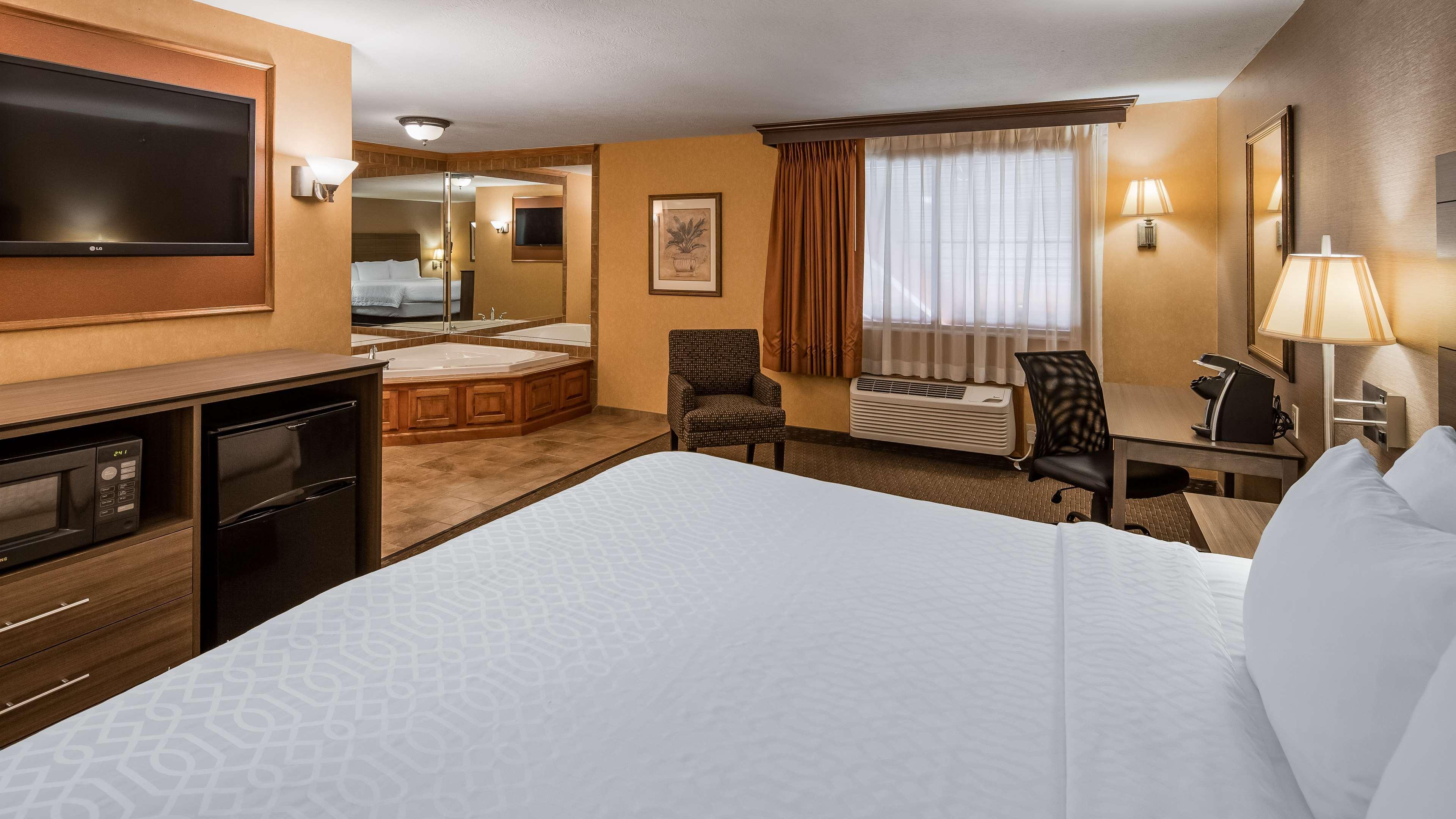 Best Western Plus North Canton Inn & Suites Екстер'єр фото