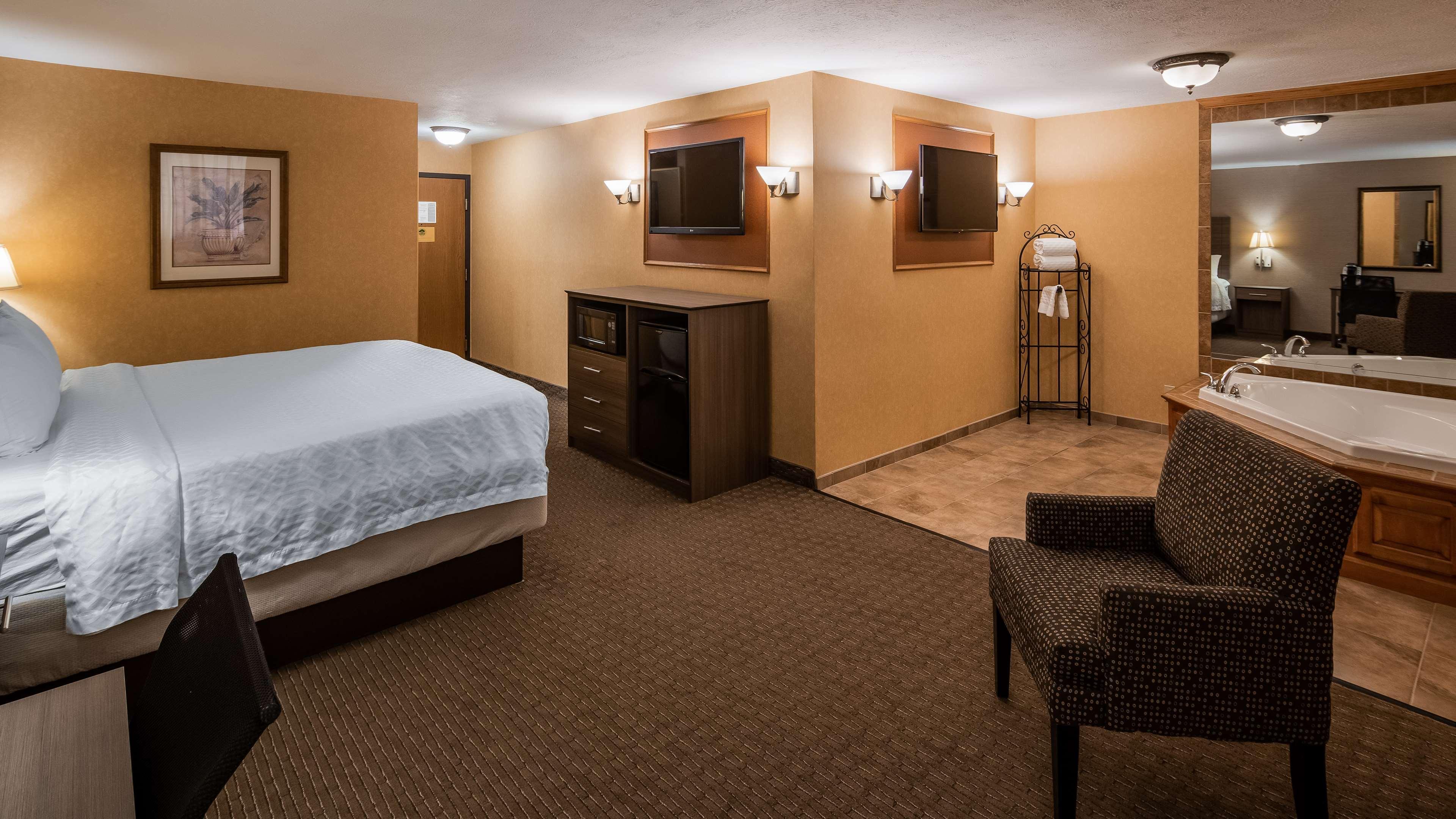 Best Western Plus North Canton Inn & Suites Екстер'єр фото